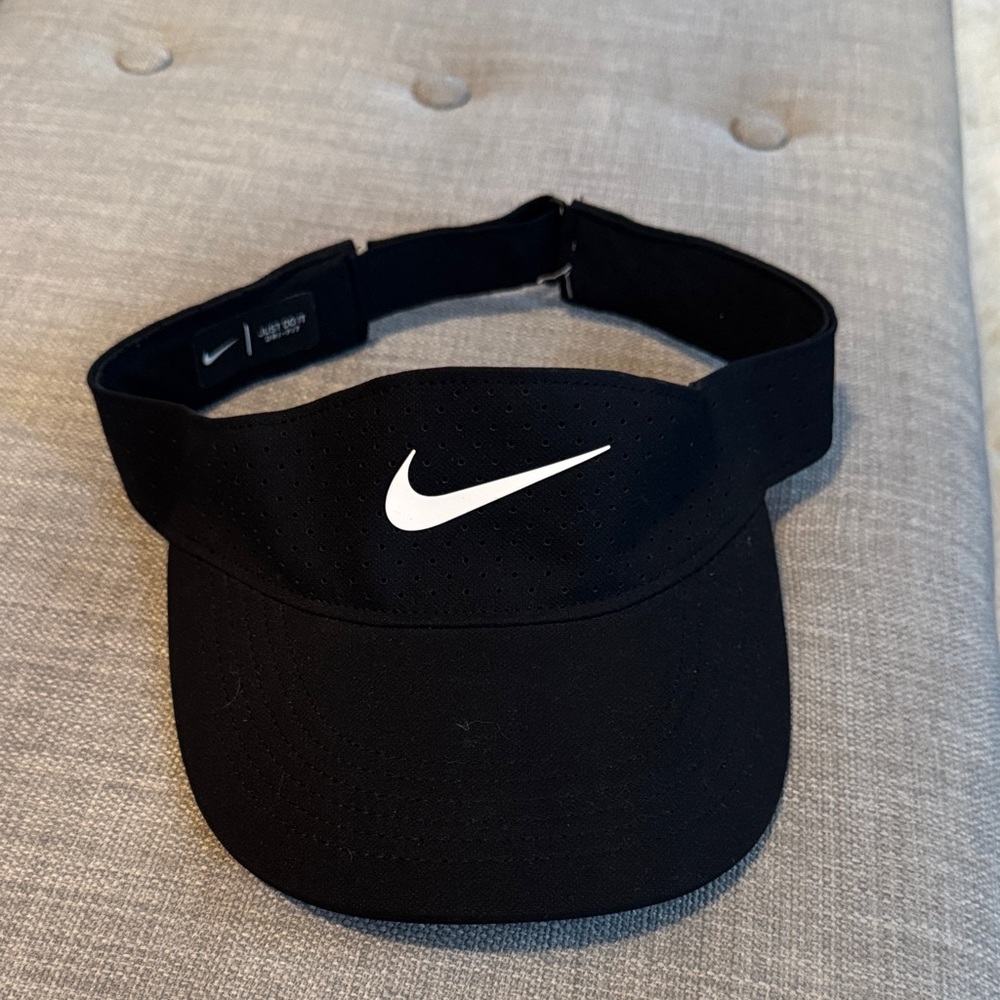 Nike Black and White Sports Visor